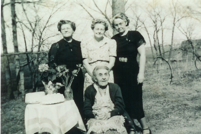 Unidentified family members - group 2 (Is the birthday girl Carrie Ratfield? If so, who are the younger women?)
