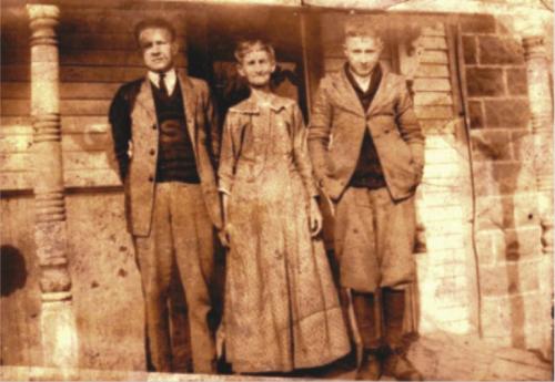 Unidentified family members - group 3 (William Henry Milledge and who else?)